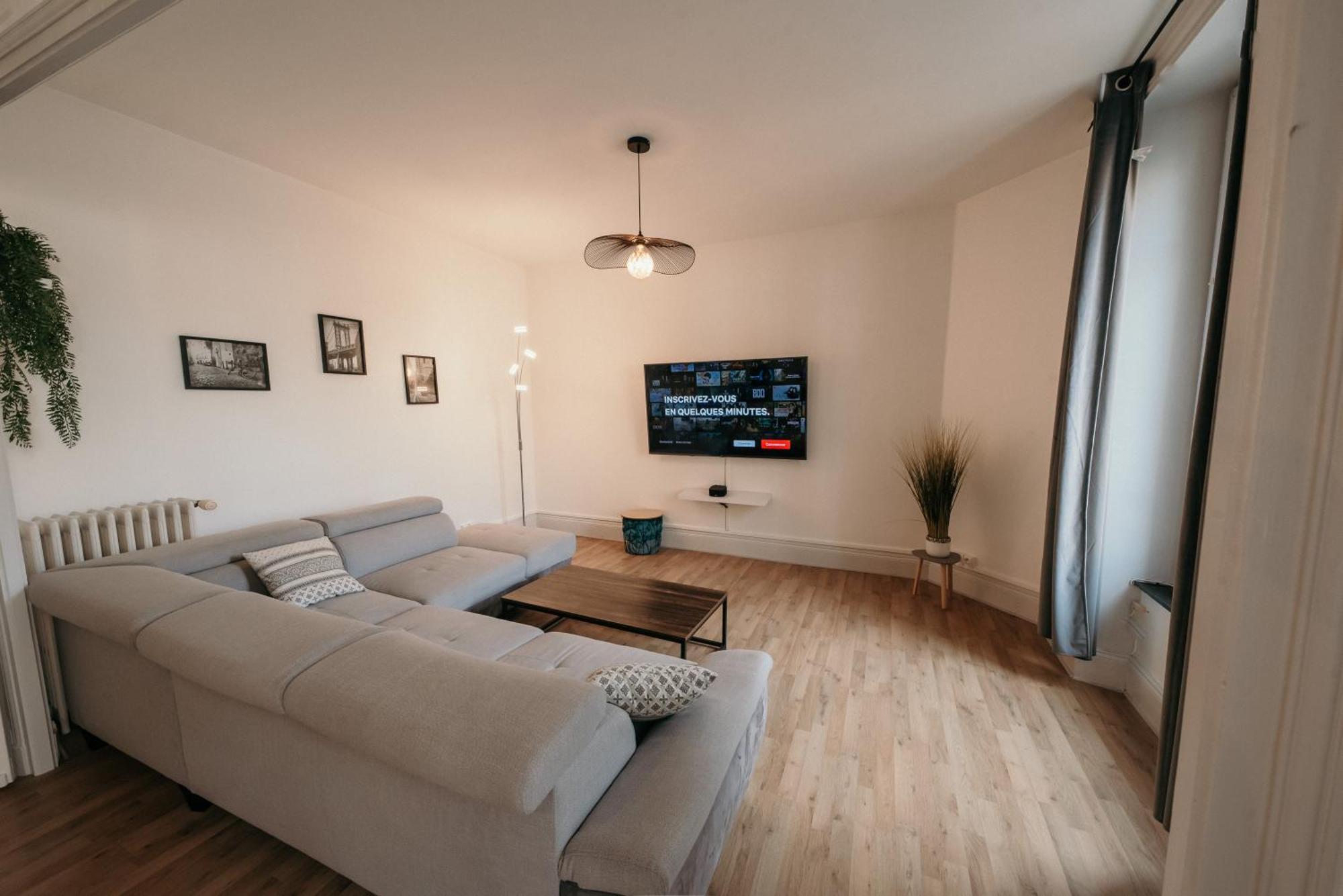 Appartement D'Alexandre Hyper Centre-Ville Charleville-Mezieres Luaran gambar