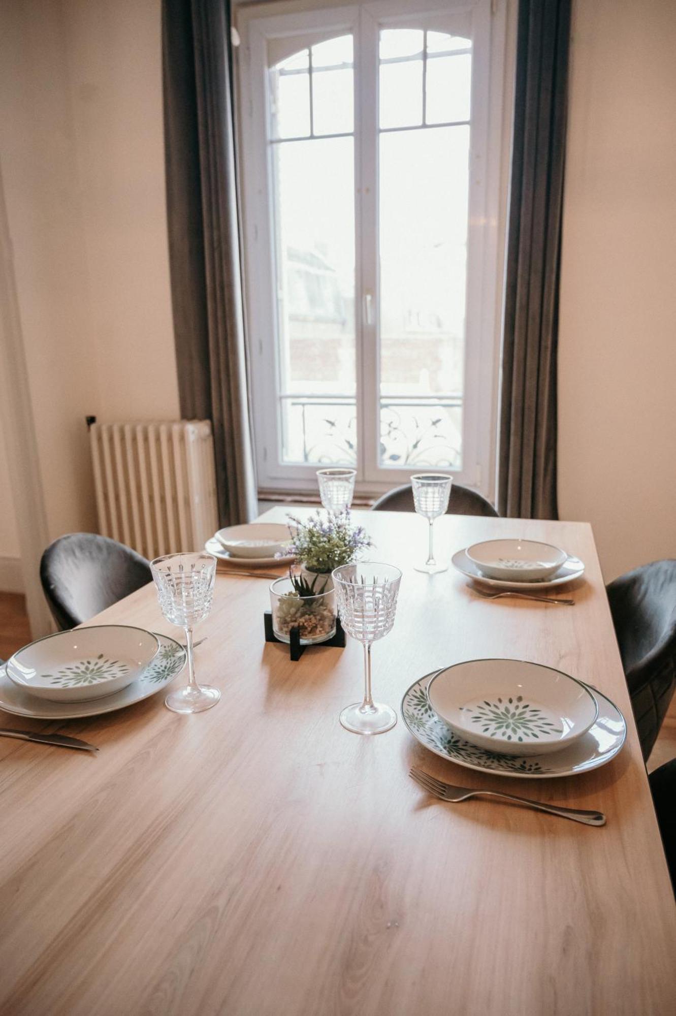 Appartement D'Alexandre Hyper Centre-Ville Charleville-Mezieres Luaran gambar