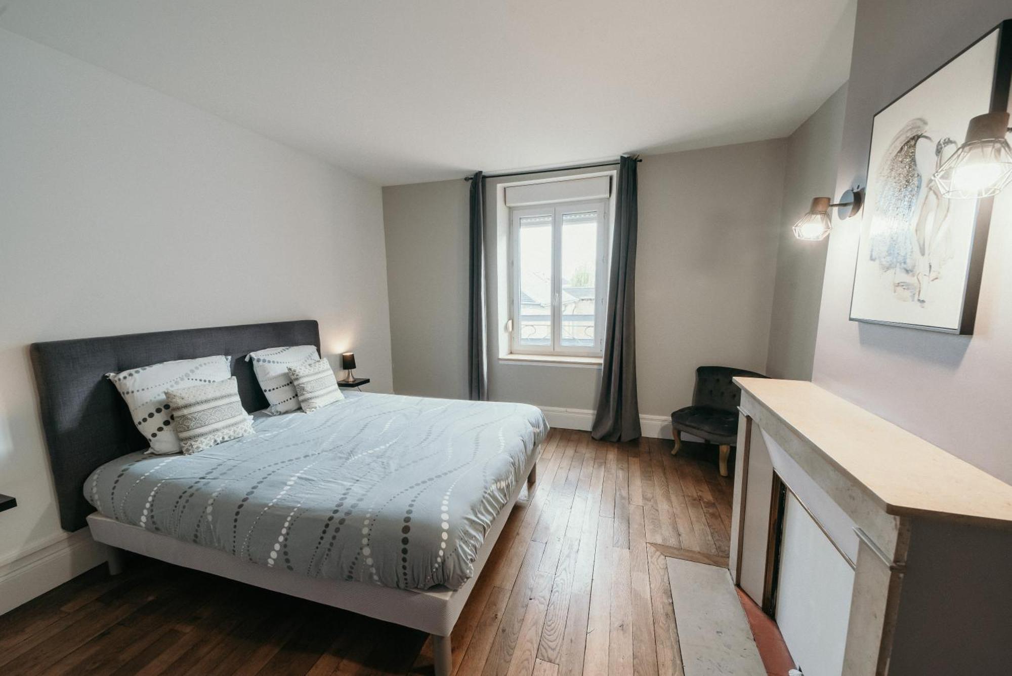 Appartement D'Alexandre Hyper Centre-Ville Charleville-Mezieres Luaran gambar