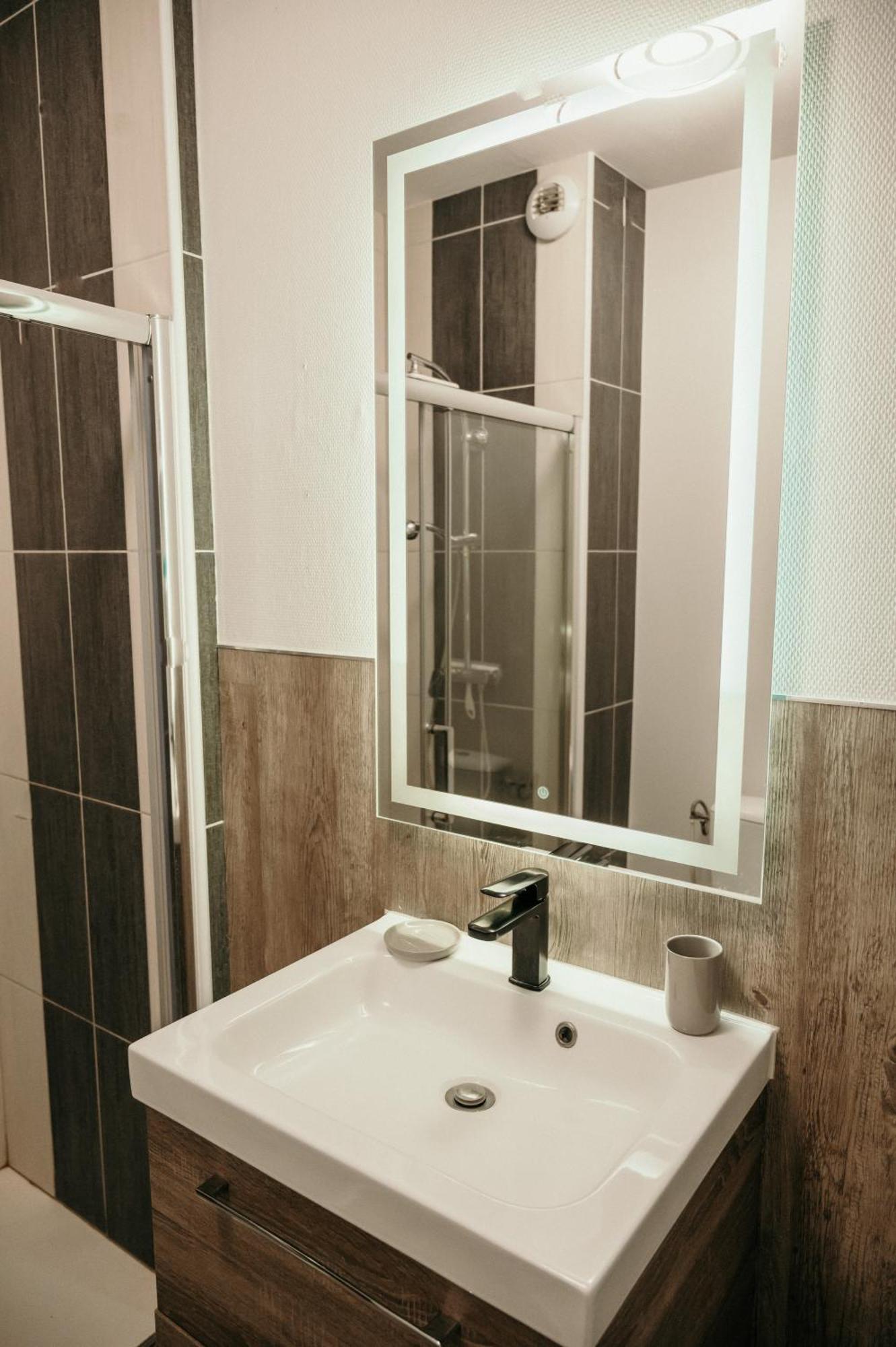 Appartement D'Alexandre Hyper Centre-Ville Charleville-Mezieres Luaran gambar